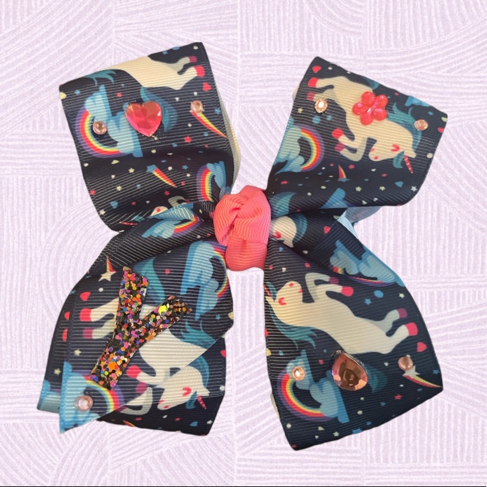 🦄 Handcrafted 5 inch hair bow with glitter letter “Y” 💝